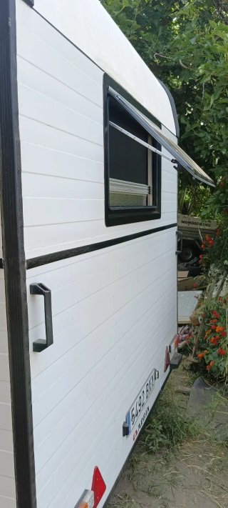 Caravana Adria menos 750kg con documentación.
