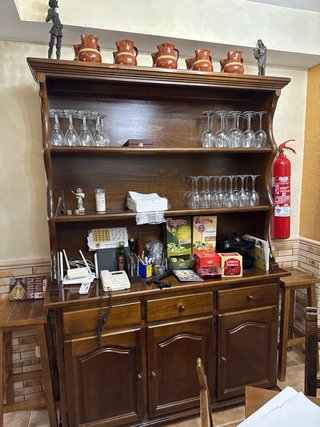 Armario de madera nogal