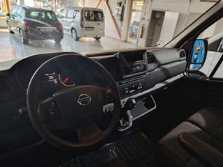 Nissan NV400 2020