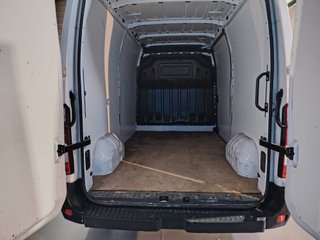 Nissan NV400 2020