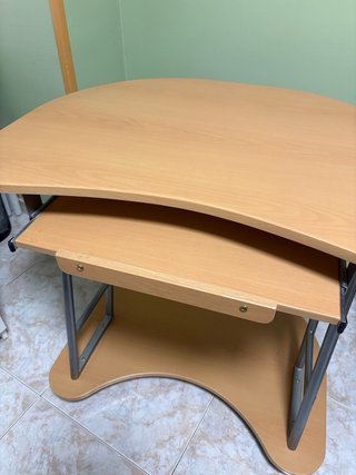 Mesa de escritorio madera y metal