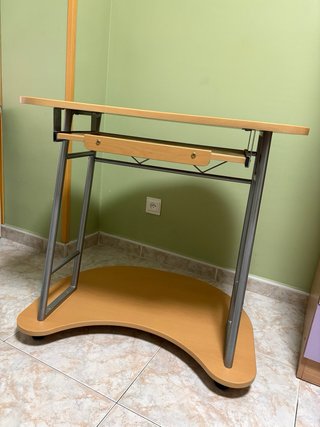Mesa de escritorio madera y metal