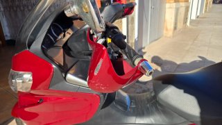 Suzuki Burgman 400cc Maxi Scooter