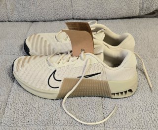 Zapatillas Nike Beige/Negras