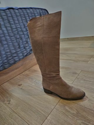 Bota alta piel cremallera trasera
