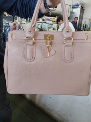Borsa donna rosa con lucchetto e cuore