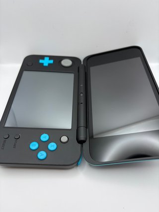 New Nintendo 2DS XL Black + Turquoise