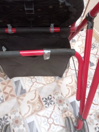 Andador con asiento y ruedas