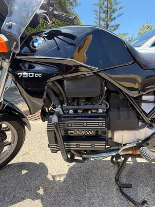 BMW K75 restaurada con facturas