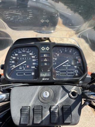 BMW K75 restaurada con facturas
