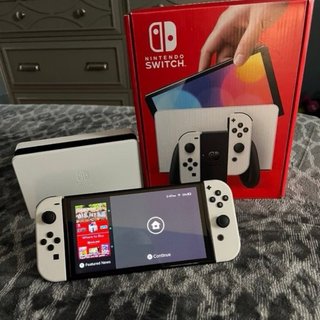 Nintendo Switch OLED Bianco e Nero