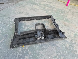 Frente Skoda Karoq 2023