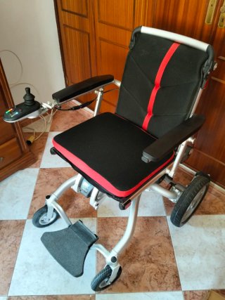 Silla Eléctrica Movilidad Red/Negra