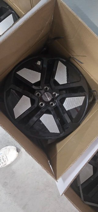 Llantas Omoda 5 HEV 18" 2026