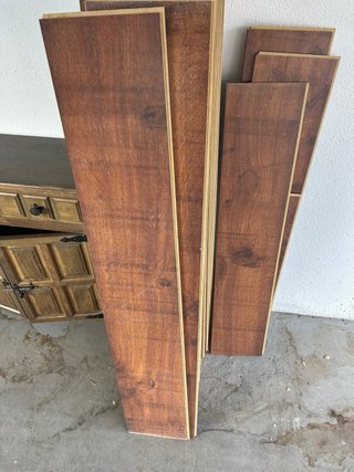 Suelo laminado Klick System +/- 9,5 m2.