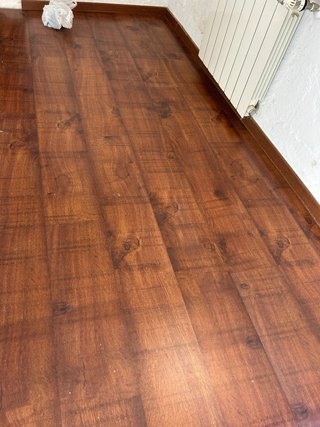 Suelo laminado Klick System +/- 9,5 m2.