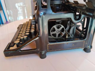 Máquina de escribir Underwood No. 5