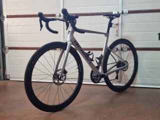 Berria Belador Carbono + Potenciómetro. Talla M
