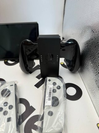 Nintendo Switch OLED 64GB + Scatola