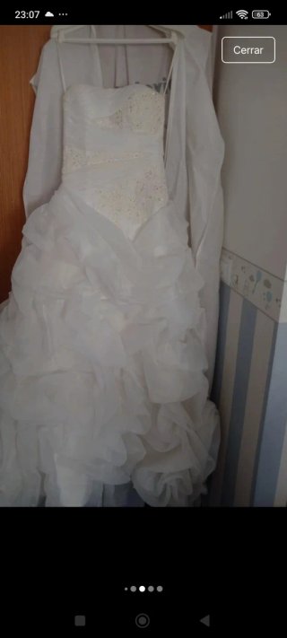 Vestido de Novia Blanco con Volantes. Talla 36/38