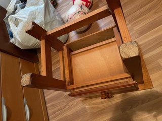 Mesita de noche de madera
