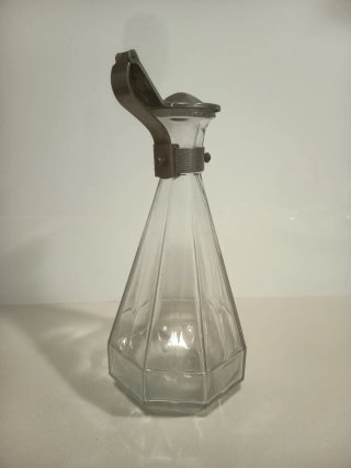 Jarra antigua de cristal