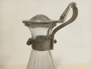 Jarra antigua de cristal