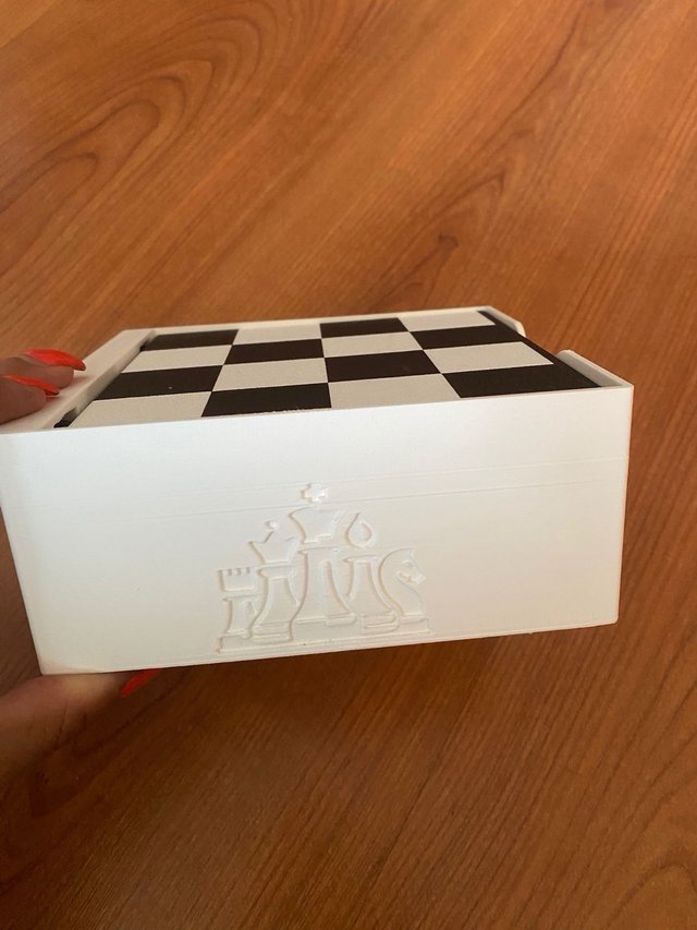 Tablero de ajedrez + piezas + caja