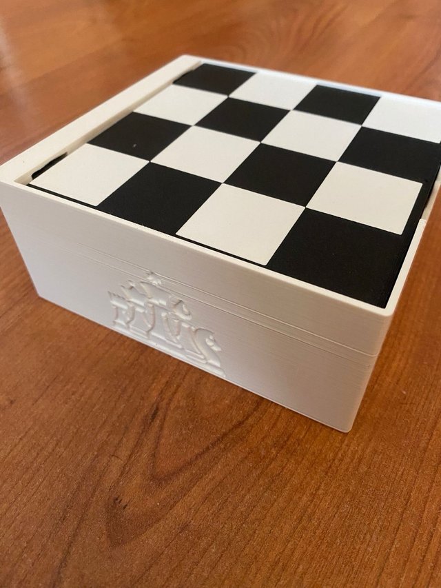 Tablero de ajedrez + piezas + caja