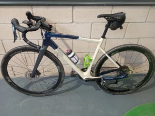 Megamo West Bicicleta gravel carbono Shimano grx