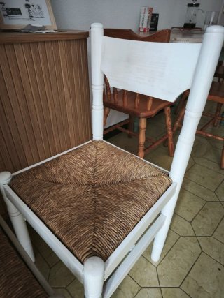 Sedie rustiche in legno e rafia (35€ le 2)