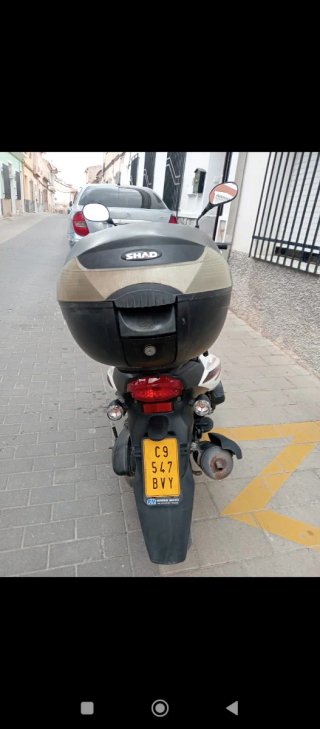 Moto 2T SYM Scooter Blanca