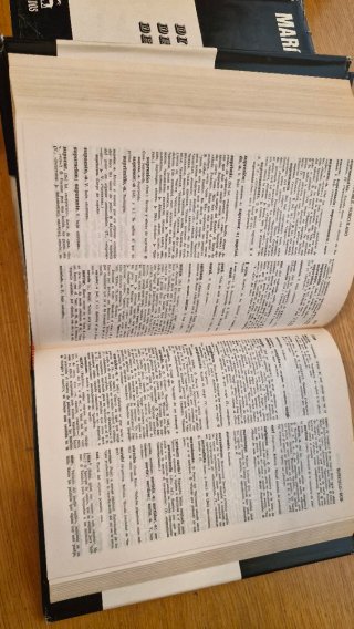 Libro A COLPS D' ESPARDENYA