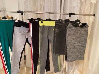 Lote Ropa: Pantalones y Falda Deportiva
