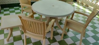 Conjunto mesa y 4 sillas exterior beige