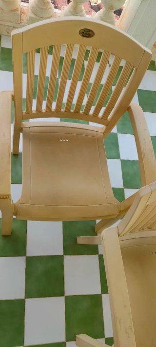 Conjunto mesa y 4 sillas exterior beige