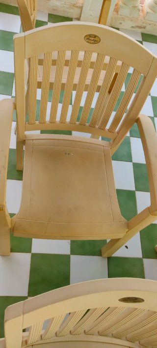 Conjunto mesa y 4 sillas exterior beige