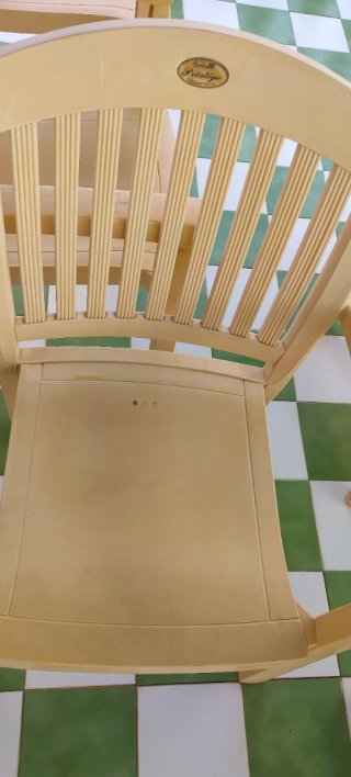 Conjunto mesa y 4 sillas exterior beige
