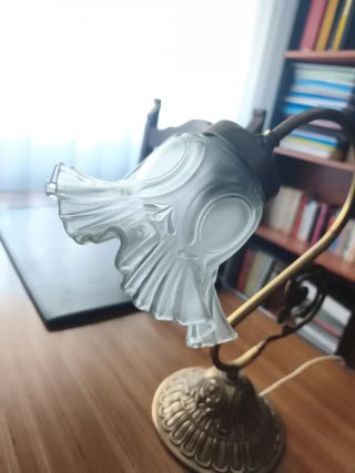 Lámpara de bronce estilo clásico