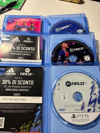 Set Giochi PS4 & PS5: FIFA 22, 21, 19