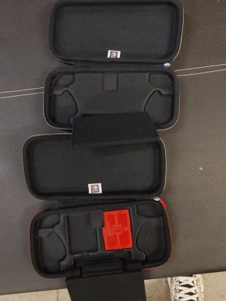 Funda Nintendo Switch Roja y Negra