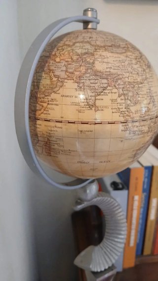 Escultura esfera Globo