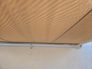 Toldo de fachada beige