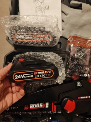 Motosega a batteria 6" con 2 batterie