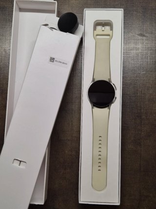 Samsung Galaxy Watch 6 Beige + cinturini