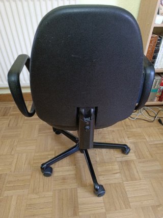 Silla de oficina gris