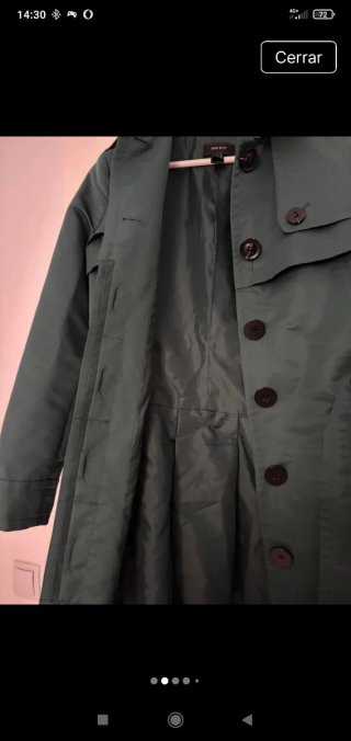 Gabardina verde Mango