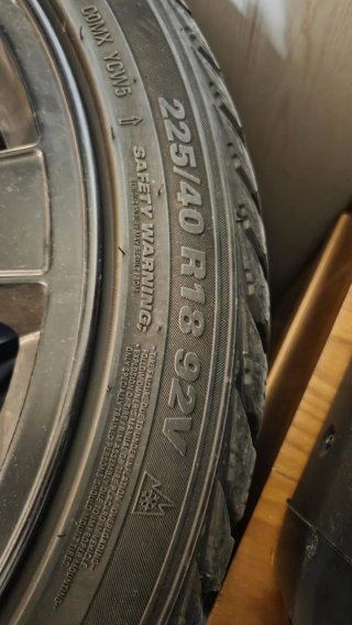 Llantas deportivas 18" + neumáticos de invierno