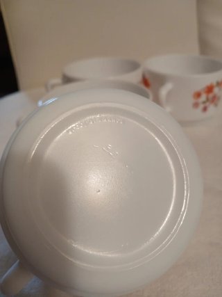 4 Tazze Arcopal France Milk Glass Fiori Anni '70