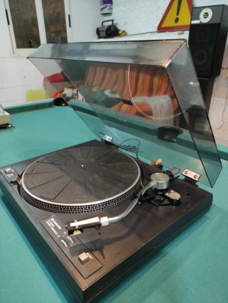 Tocadiscos Sanyo